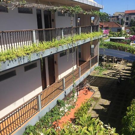 Pakerisan East Mansion Hotel Denpasar  Bagian luar foto