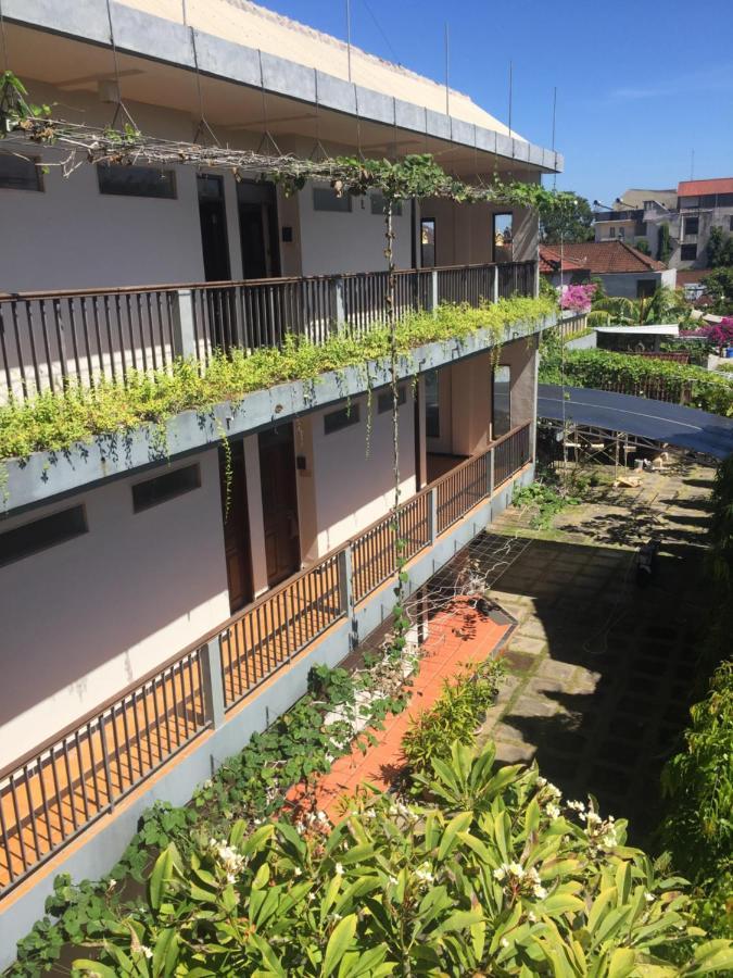 Pakerisan East Mansion Hotel Denpasar  Bagian luar foto