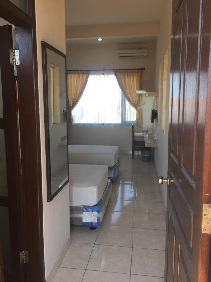 Pakerisan East Mansion Hotel Denpasar  Bagian luar foto
